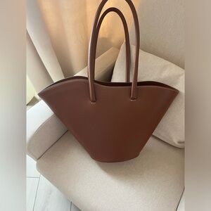 Beautiful leather Tulip tote.